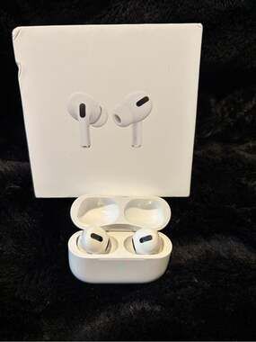 Apple AirPods Pro with Charging Case - White